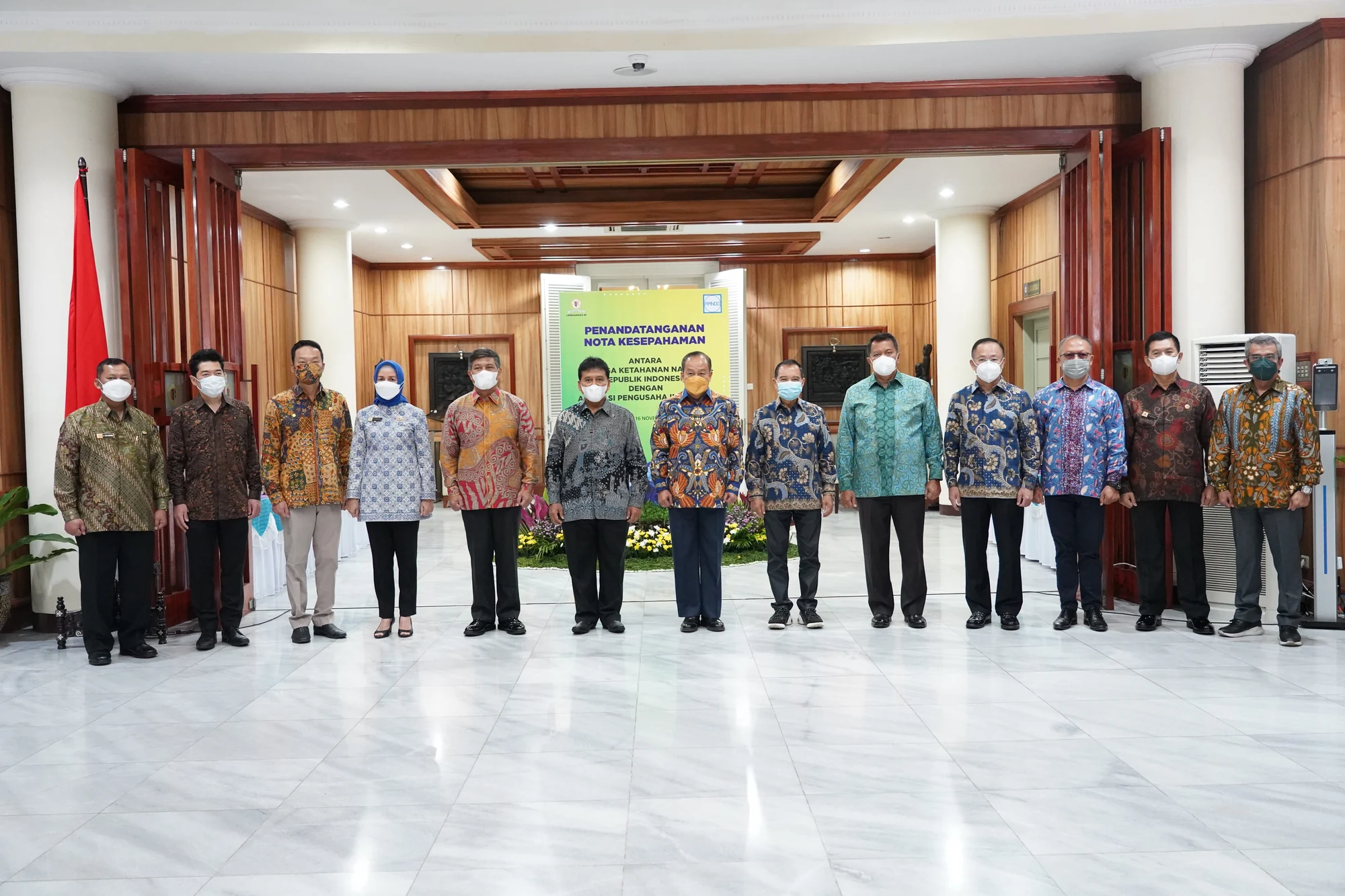 LAPORAN TAHUNAN APINDO Provinsi Sulawesi Barat 2021